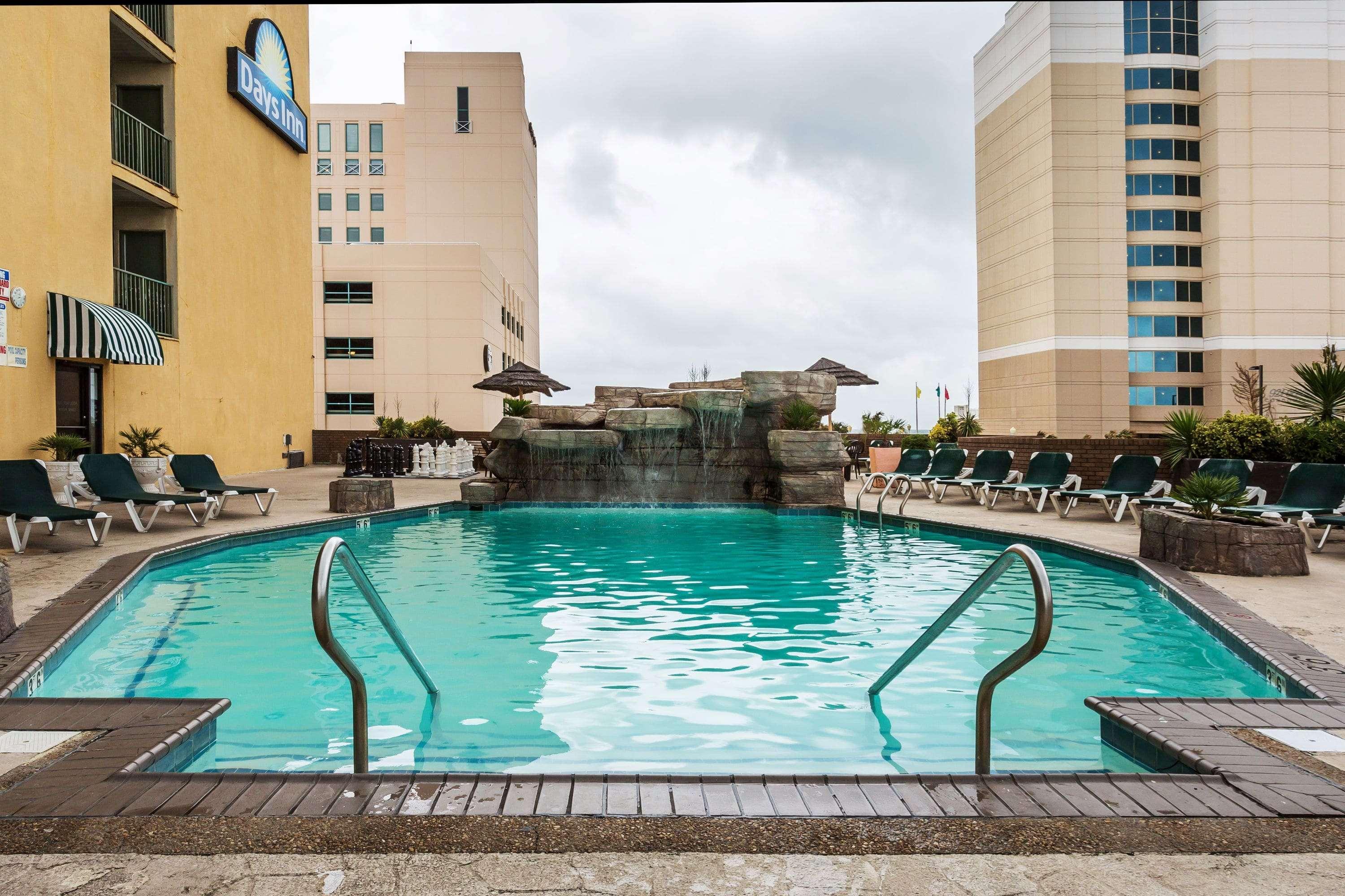 Days Inn By Wyndham Virginia Beach At The Beach Εξωτερικό φωτογραφία